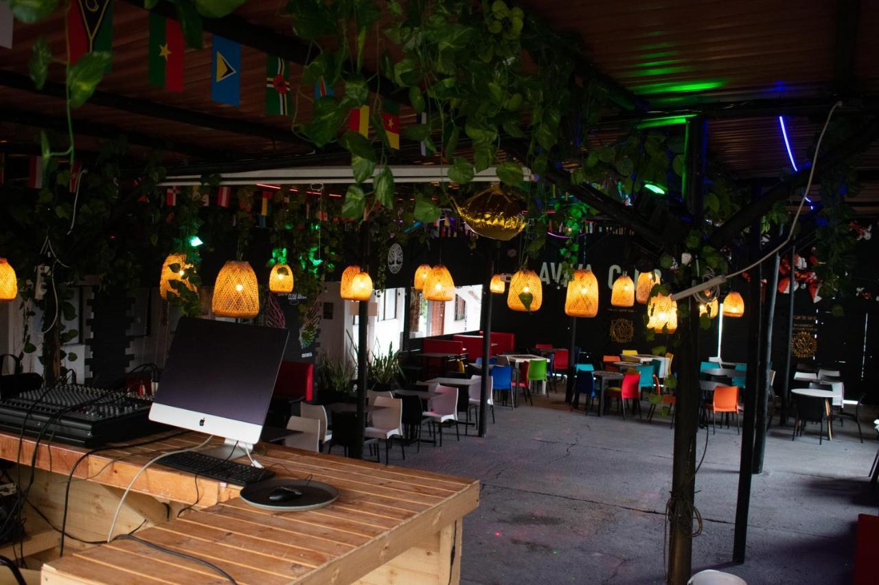 Club Aviva Guatavita - Hostel - Restaurante, Disco & Bar Exterior foto